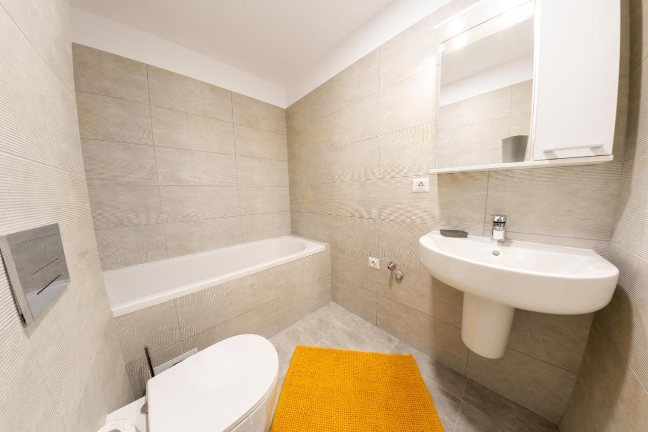 Citadela North 1Br Apartment W Security And Self Check In บูคาเรสต์ ภายนอก รูปภาพ